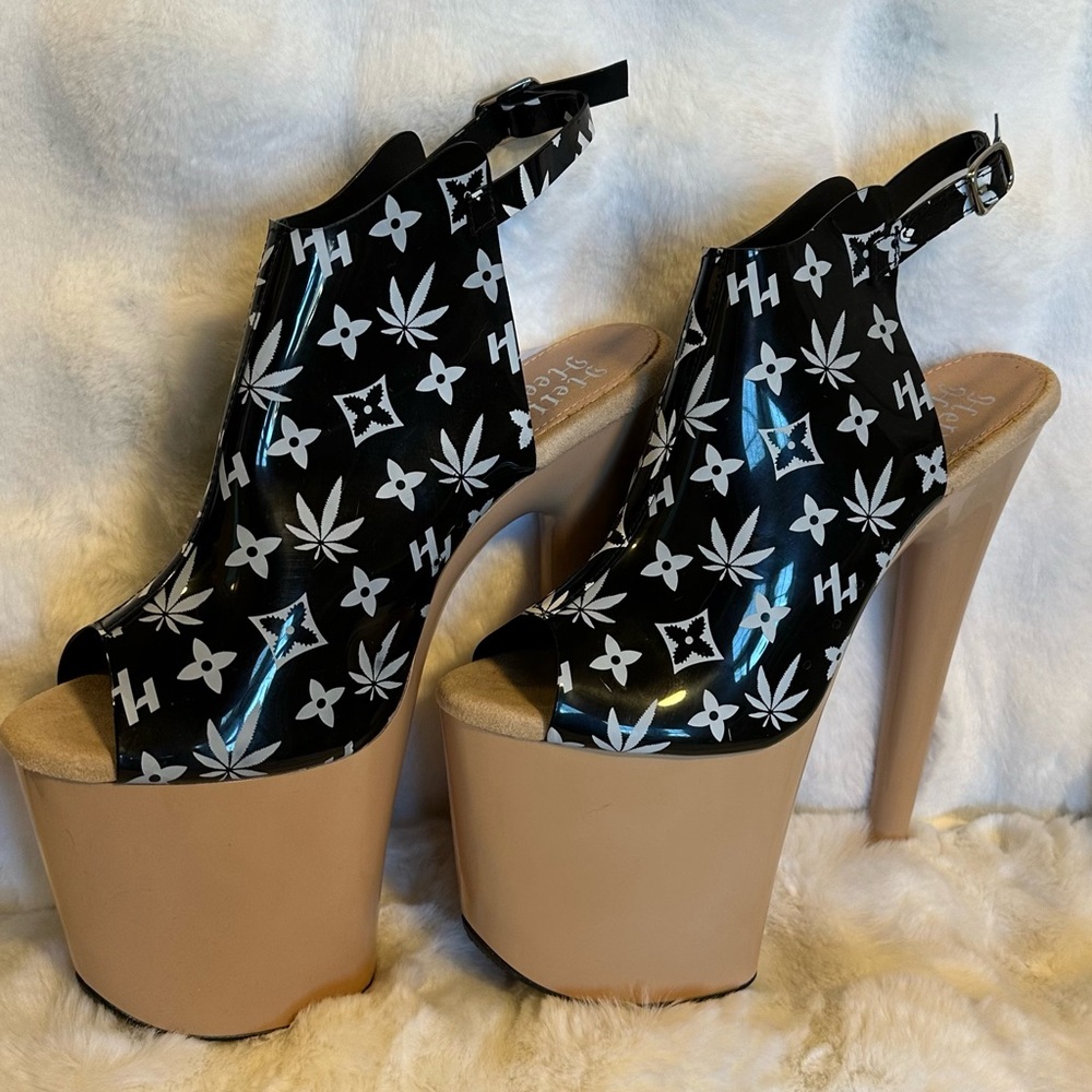 Elegant Black and White Patterned 4/20 9inch Platform Heels Hella Heels brand